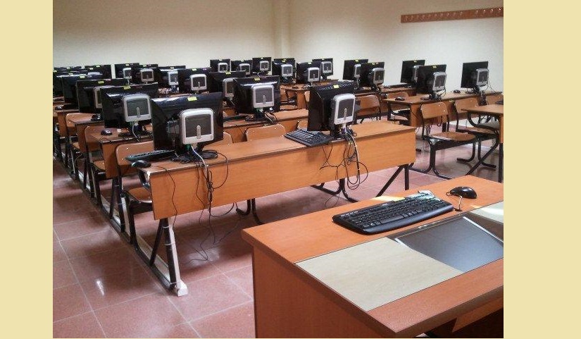 Ziraat öğrencileri bilgisayar laboratuvarı